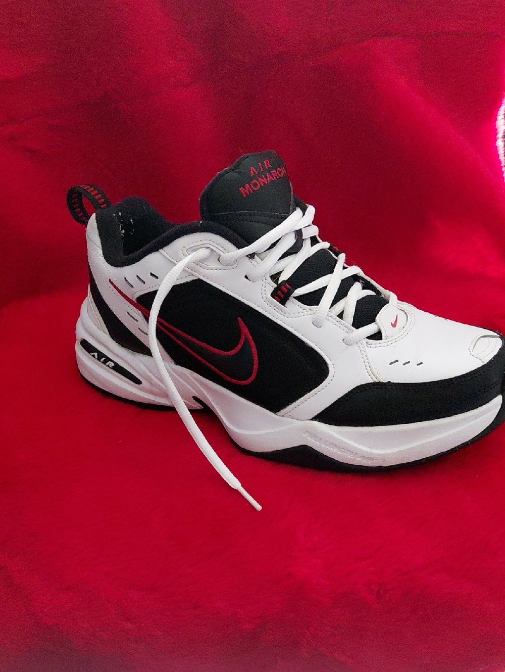 Nike White Black Red Men's Athletic